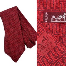 Herm s Paris Red Geometric Silk Tie 60 x 3.5 Made in France Luxury