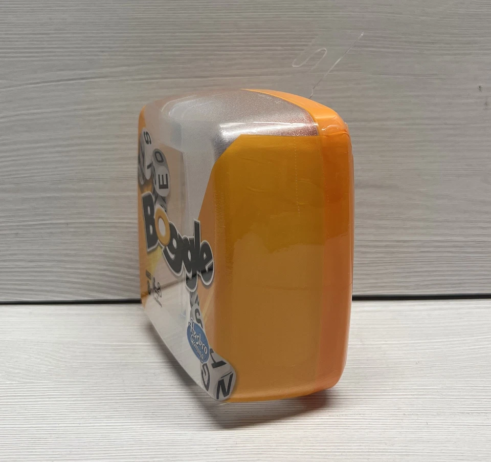 Hasbro Boggle Classic Word Game | Strategy Game | 16 Letter Cubes | Brand New - Image 3 of 4