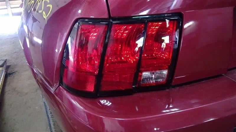 Luz trasera izquierda para conductor compatible con 99-04 Mustang 10286693 Foto 2 de 4