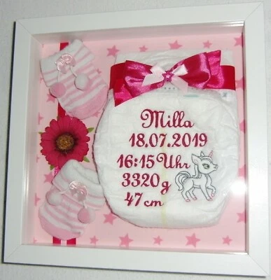 FUERSBABY Windelrahmen personalisierte bestickte Windel im Rahmen Geschenk Taufe Geburt
