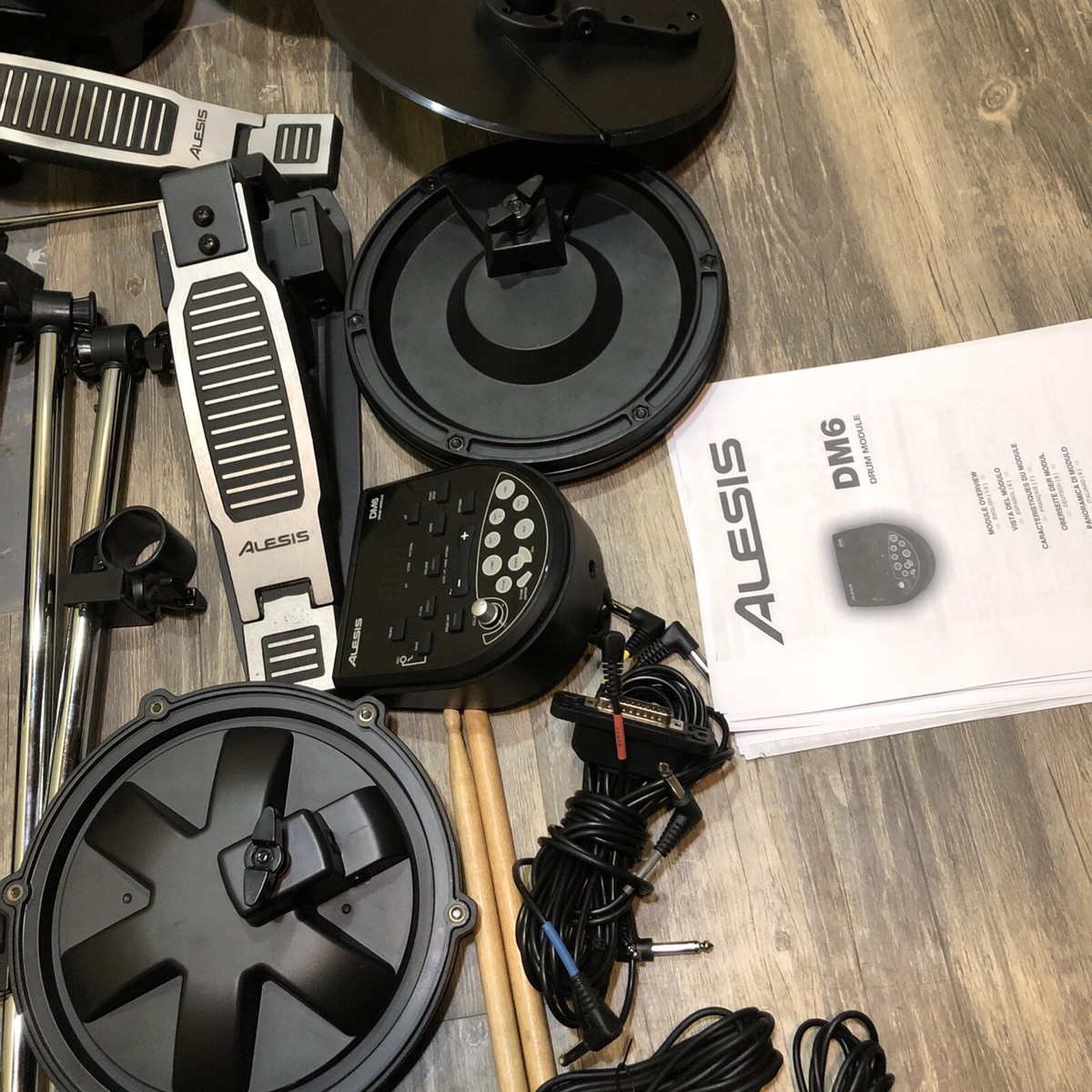 ALESIS DM6 Drum Module 7 Piece Electric Kit Tested W/Sticks ALESIS DM6 Drum Module 7 Piece Electric Kit Tested W/Sticks