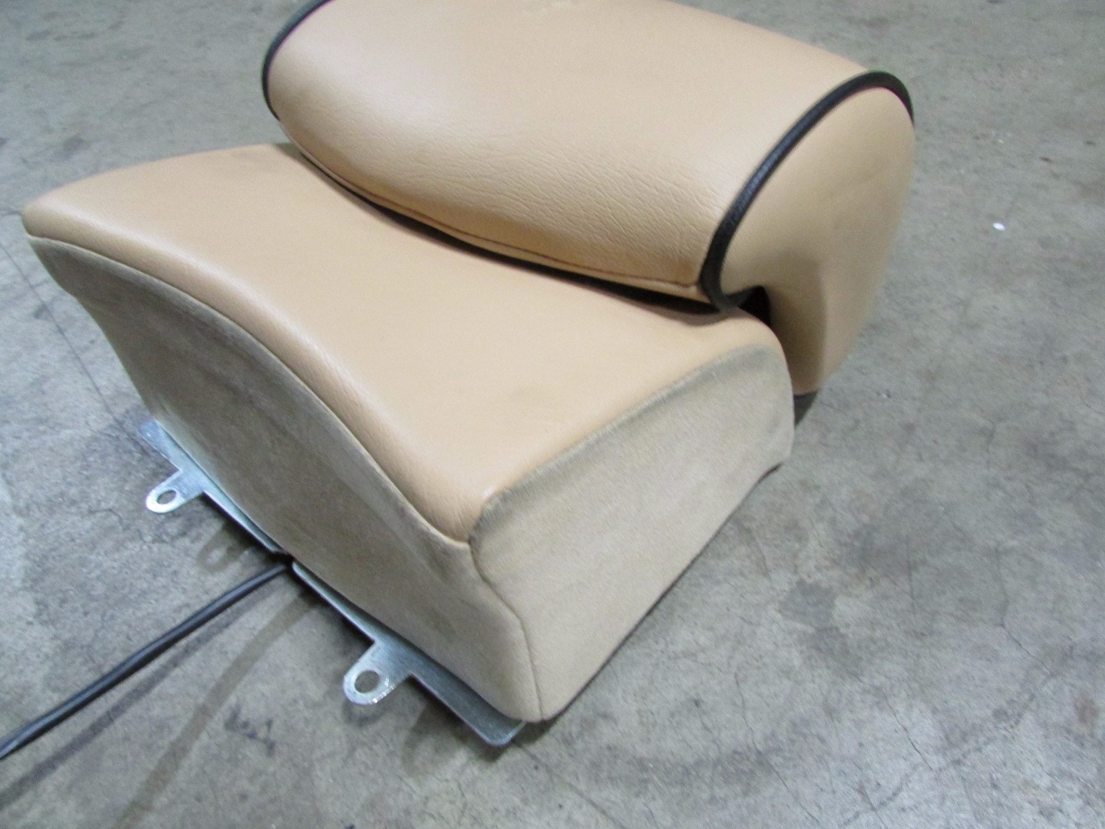 Maserati Quattroporte, Rear Center Headrest, Beige, Used