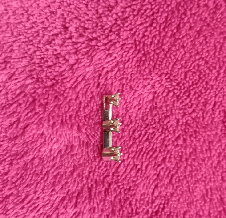 Collar colgante de diamantes talla princesa 18K - oro blanco 3 piedras Foto 3 de 3