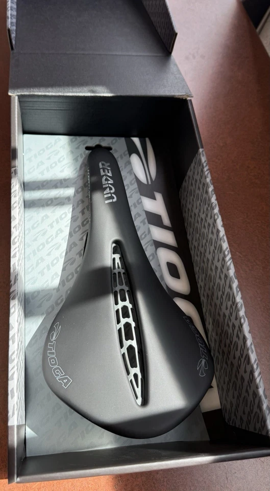 Tioga Undercover Stratum Saddle, Titanium Rail - Black - Image 3 of 4