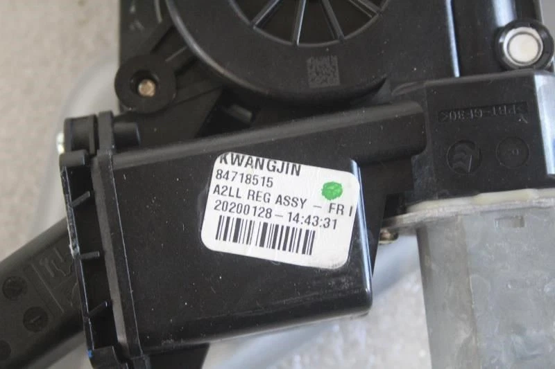 2020 CADILLAC CT5 REGULADOR DE JANELA DA PORTA DIANTEIRA DO LADO ESQUERDO DO MOTORISTA COM MOTOR - Imagem 4 de 4