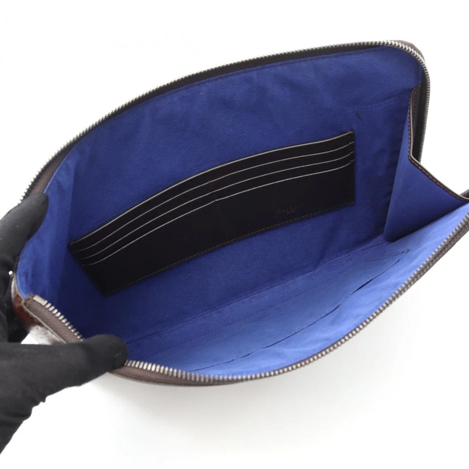 Bolso clutch Berluti Nino GM Caligrafía Negocios cuero marrón usado para hombre Foto 3 de 4