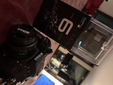 dslr camera with lens nikon