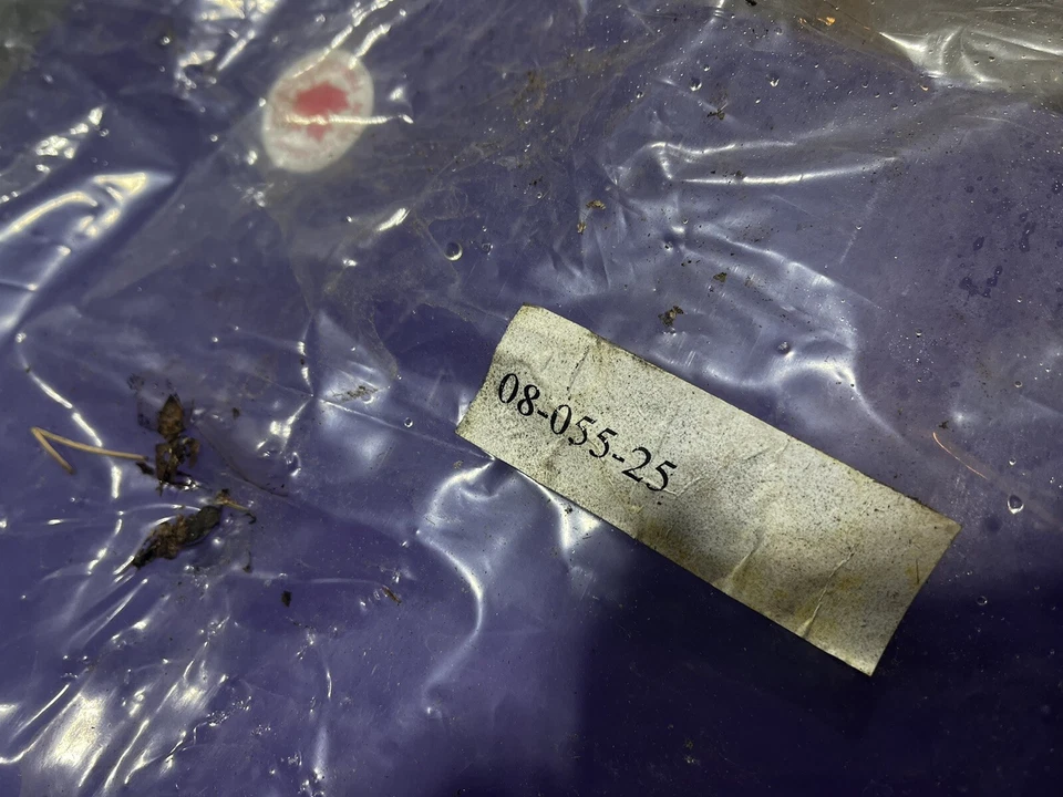 Raro - Hallazgos de granero - NOS 92-96 Yamaha VMAX placa de deslizamiento / bandeja para el vientre. Original. Foto 3 de 4