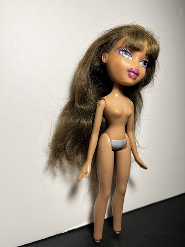 BESCHÄDIGTE Bratz Prinzessin Yasmin Puppe WIE BESEHEN (LESEN) - Bild 4 von 12