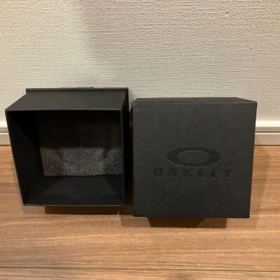 OAKLEY オークリー Mens Gearbox Brushed White OAKLEY Gearbox Brushed White Dial 46.8mm Case Size Black