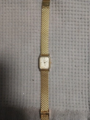 Vintage Gold Toned Ladies Timex (Not Running) Needs Battery