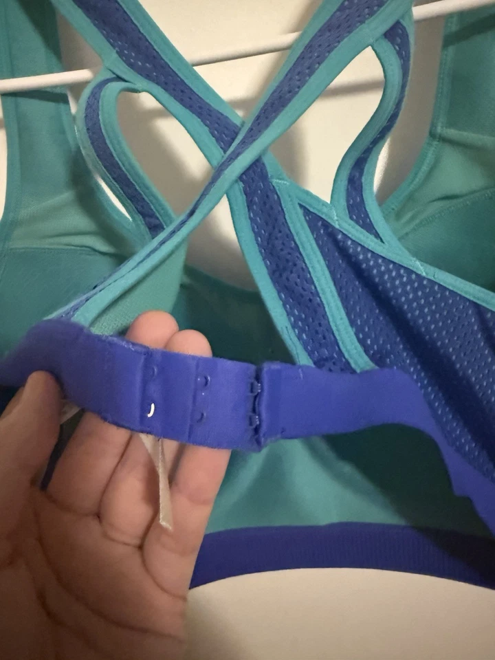 Victorias Secret Sports Bra Max Support Underwire 38D - Image 4 of 4