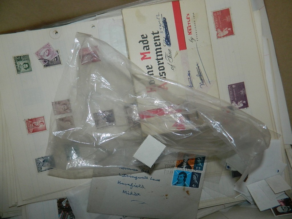 WORLD 7.7KG STAMPS ASSORTMENT IN LARGE BOX FESTIVE SORTER!