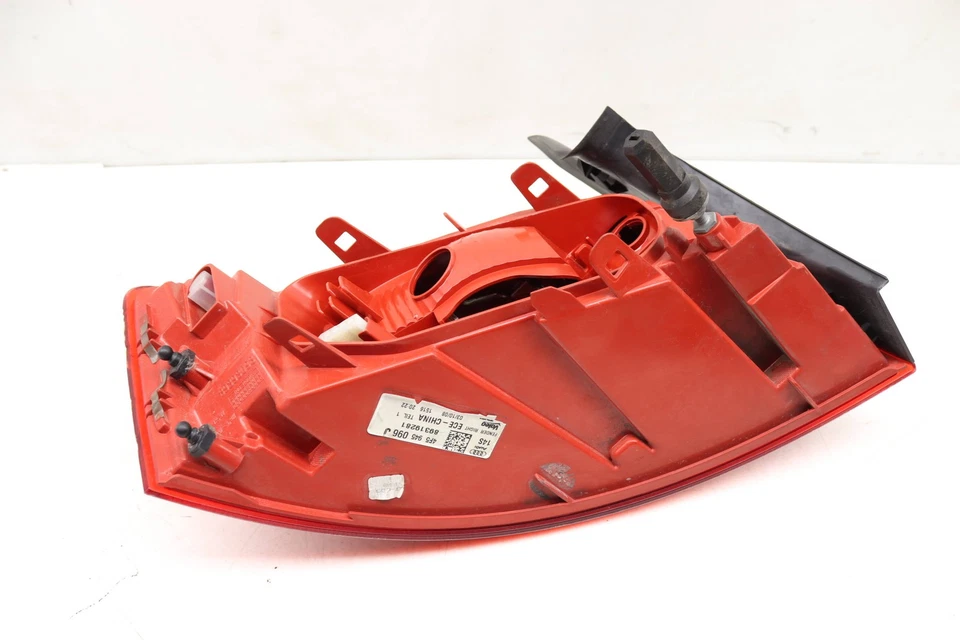 2009-2011 AUDI A6 QUATTRO - Right Outer TAIL Light / LAMP 4F5945096J - Image 4 of 4