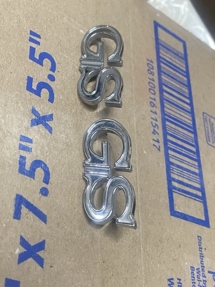 Juego de emblemas de panel de puerta Buick GS 1970 Grand Sport Foto 2 de 4