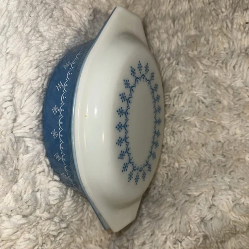 Vintage Pyrex Blue Snowflake Garland Oval Casserole Dish with Lid 1-1/2 Qt