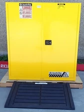 JUSTRITE SURE-GRIP EX Flammable Liquid Cabinet + Ramp & Drum Rollers 899170