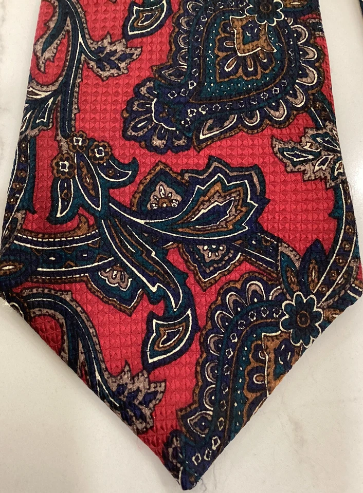 Corbata Meeting Street Para Hombre PAISLEY Roja 100% Seda Hecha a Mano Diseñador De Colección Hecha en EE. UU. Foto 2 de 4
