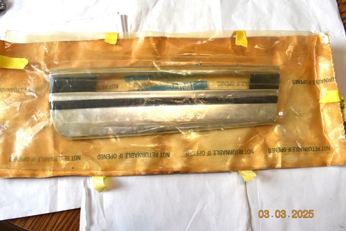 1970 1971 1972 Monte Carlo NOS Front Fender Lower Molding 3974292