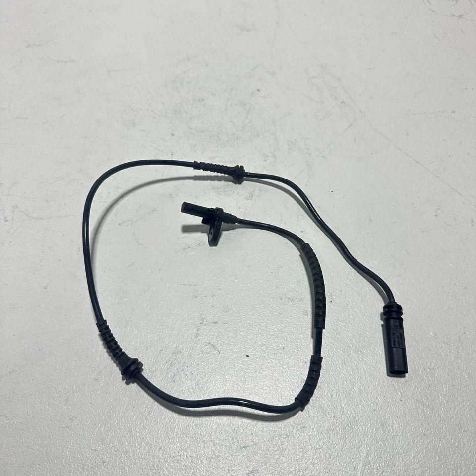 Оригинальный датчик скорости переднего правого или левого колеса ABS 2011-2016 BMW 528i F10 - Изображение 2 из 4