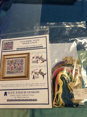 Blaues Band Designs - blühend mit Inspiration - Kreuzstich Kit -