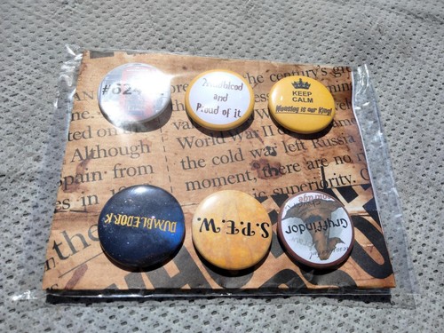 60 HARRY POTTER PINBACKS (10 packs of 6) New - Picture 2 of 11