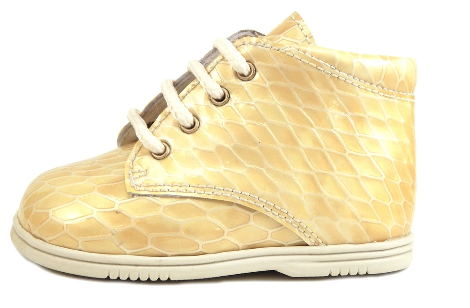 DE OSU -Botas Bebés Niñas Dorado Imitación Croc Charol -Europeas-España -Talla 2-6 Foto 3 de 4