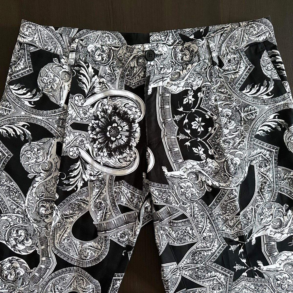 VERSUS VERSACE 新品未使用　総柄　skinny pants ベルト ヴェルサーチクラシックVERSACE CLASSIC V2 バロック柄パジャマ