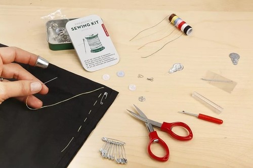 Sewing Set Sewing Metal Box Kit Case Accessories Pins Thimble Needles Scissors - Picture 5 of 6