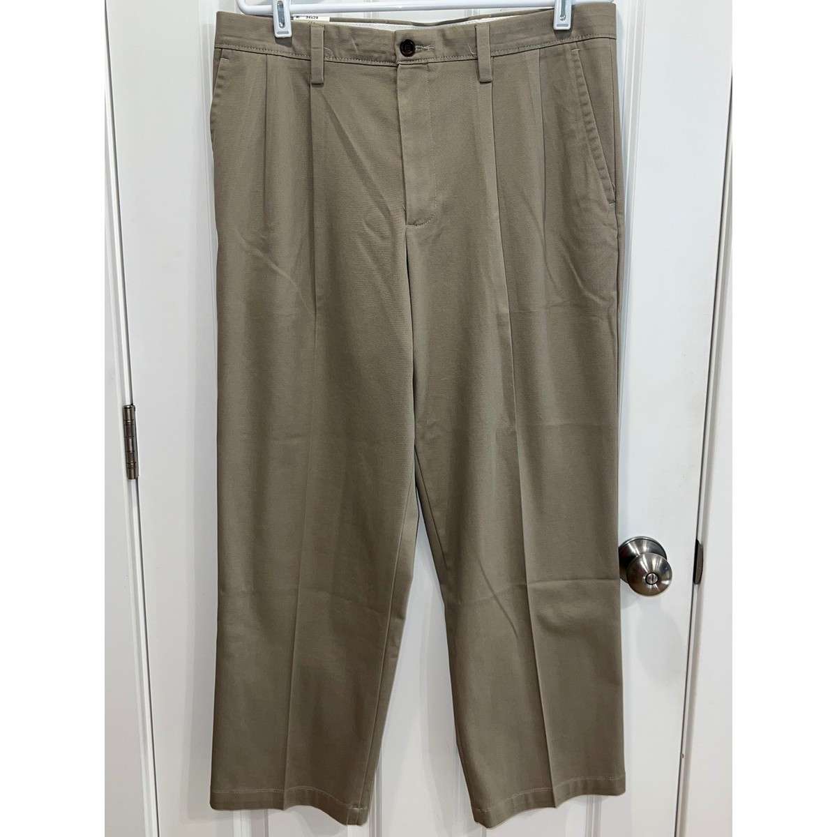 NWT Dockers Easy Khaki Classic Fit Pleated Pants Men's 34x29