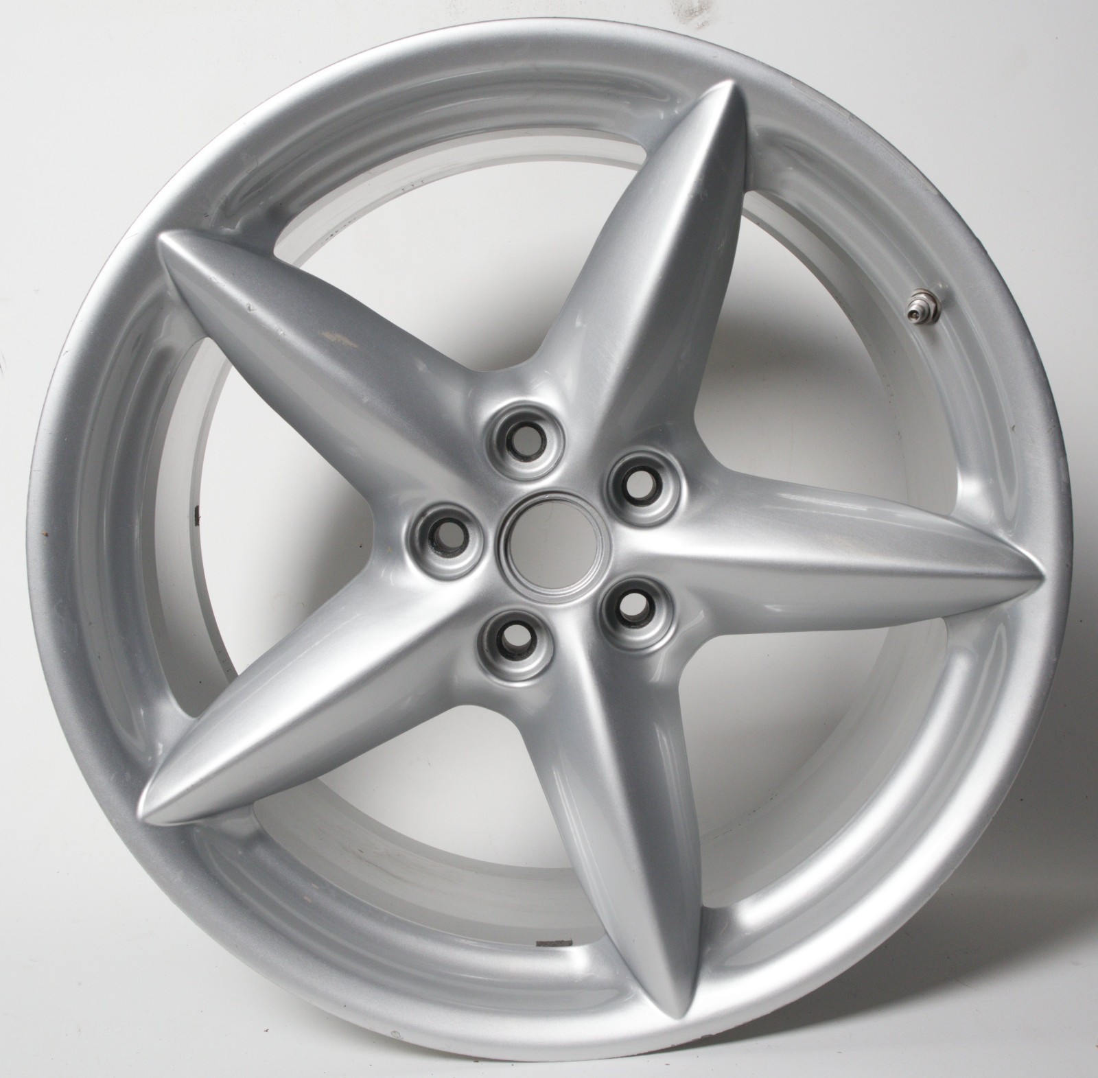 Used genuine OEM 5 spoke 18x10 rear wheel for Ferrari 360 Modena Spider 164175