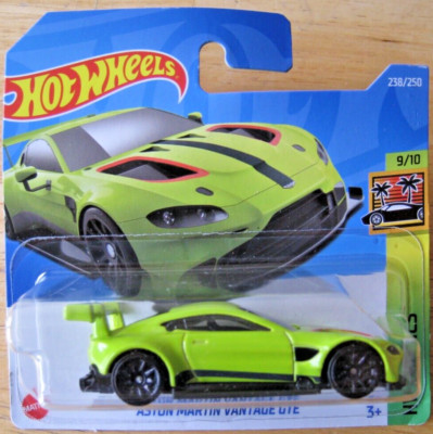 HOT WHEELS ASTON MARTIN VANTAGE GTE GREEN HW EXOTICS 9/10 MINT ON CARD 124