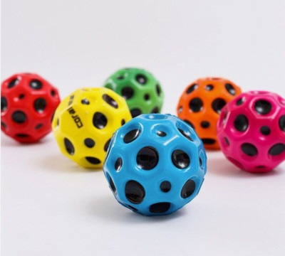 Hüpfball elastischer Lochball Kinder sensorischer Ball für Outdoor Sport hüpfende Bälle