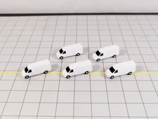 5x White COURIER SPRINTER VANS Cargo Airport GSE Aircraft Vehicles 1:200 Scale