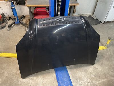#ad 05 09 HYUNDAI TUCSON HOOD BLACK * NO SHIPPING * LOCAL PICK UP ONLY $499.00