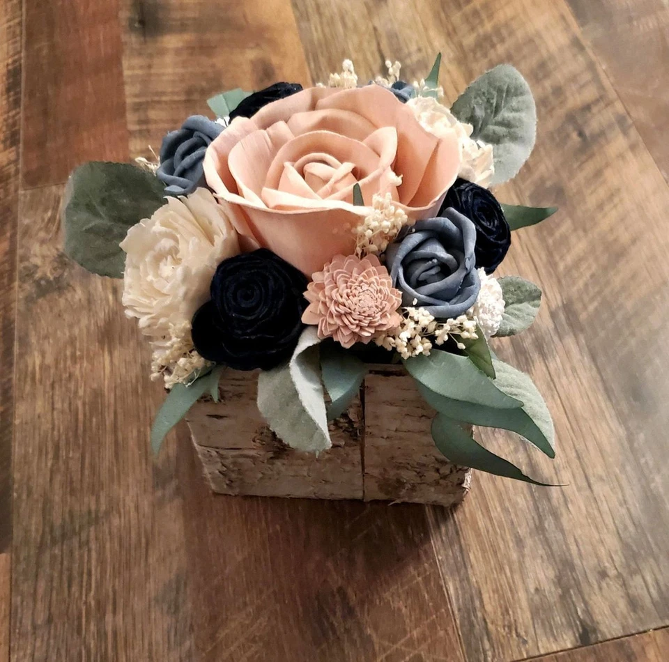 Mesa de centro de mesa de boda de madera Sola azul marino rosa polvoriento 8 piezas flores Foto 2 de 4