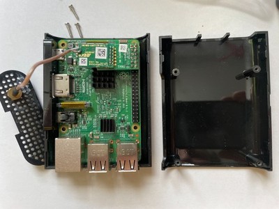 Raspberry Pi 3 im Case mit Kühlkörpern + Homematic Funkmodul HM-MOD-UART-AW-SH-2