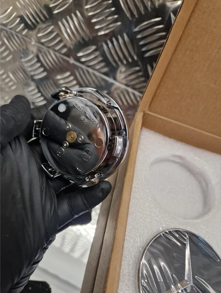 75mm Premium 4-Piece Black & Silver Floating Wheel Center Caps – Fits Mercedes - Image 2 of 4