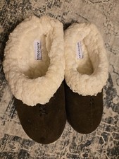 Brand New AEROSOLES FAUX LEATHER SLIPPERS WITH WOOL LINING Size 5-6 Small