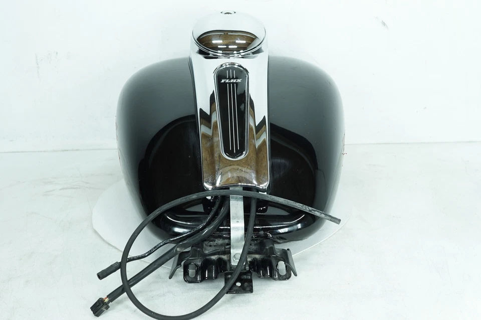 08 Harley Touring Street Glide 燃油箱汽油储罐和控制台无钥匙 — 第 2/4 张图片