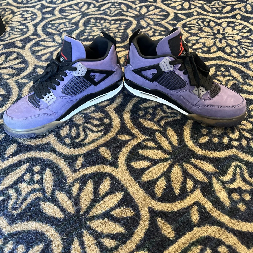 Size 9.5 - Jordan 4 Retro x Travis Scott Purple Friend's and Family Foto 2 de 4