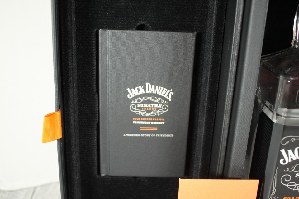 Jack Daniels Frank Sinatra Select Empty Bottle w/Original Box Book
