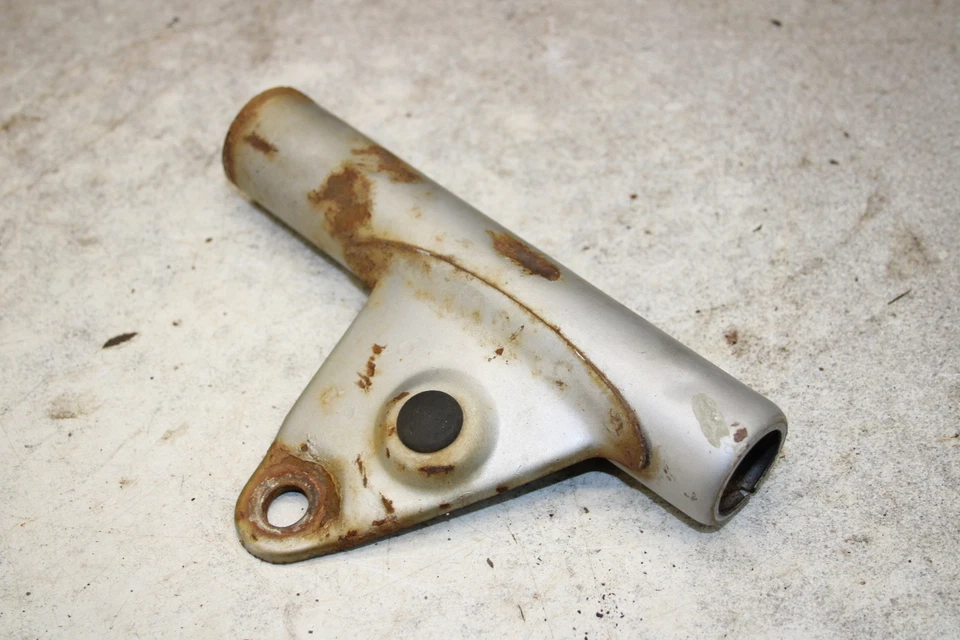 1970 Kawasaki GA3 Street Scrambler правый кронштейн фары G3TR R6-4097.VJ - Изображение 2 из 4