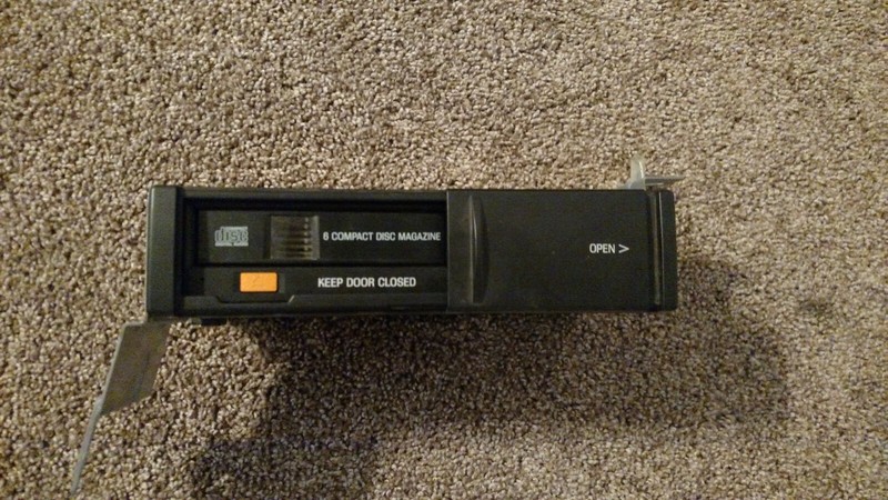Car Speakers & 6 Compact Disc Magazine-1996 Ford Taurus SHO