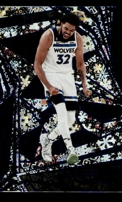 Karl-Anthony Towns Panini Revolution NBA Winter Parallel 89 - Bild 1 von 2