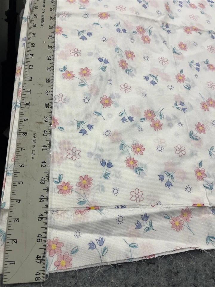 Tela de fondo blanco vintage 1997 textiles en blanco patrón de tulipán y margaritas 2,5 yardas Foto 3 de 4