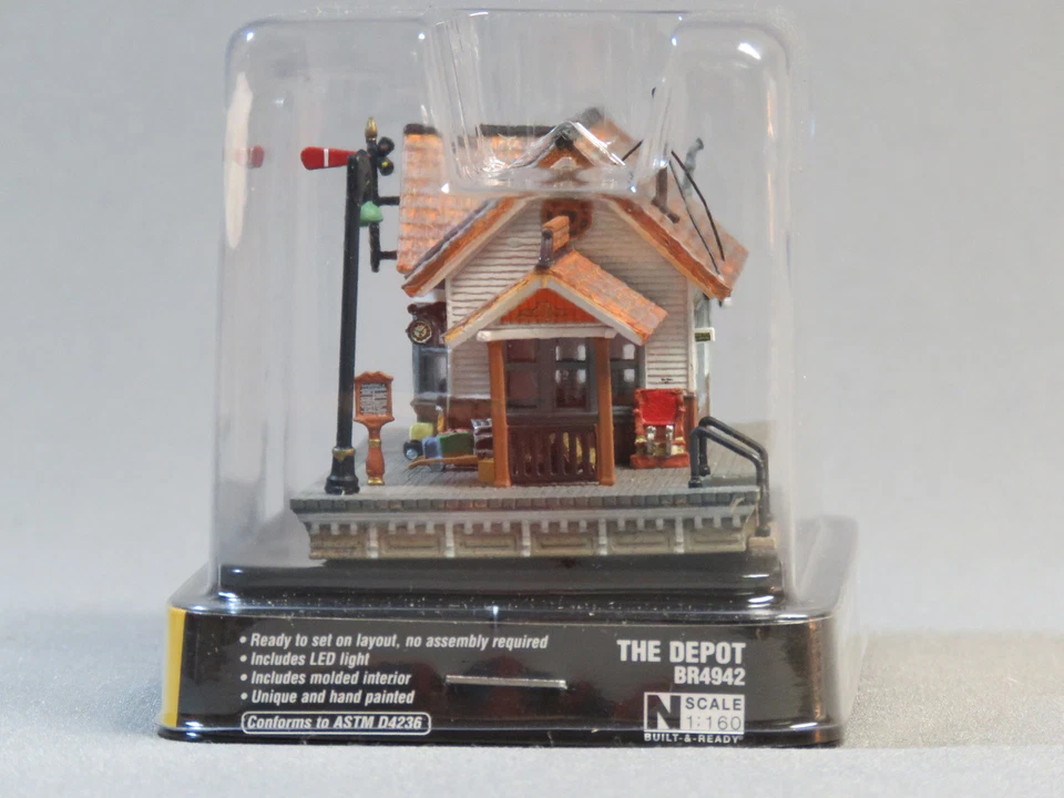 WOODLAND SCENICS N SCALE THE DEPOT BUILT & READY TRAIN STATION gauge WDS4942 NEW - Image 4 of 4