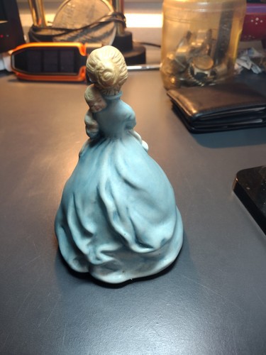 Alberta's Mold Ceramic FIgurine Mother holding Baby Nursery Pastel Artist Signed - Picture 3 of 6