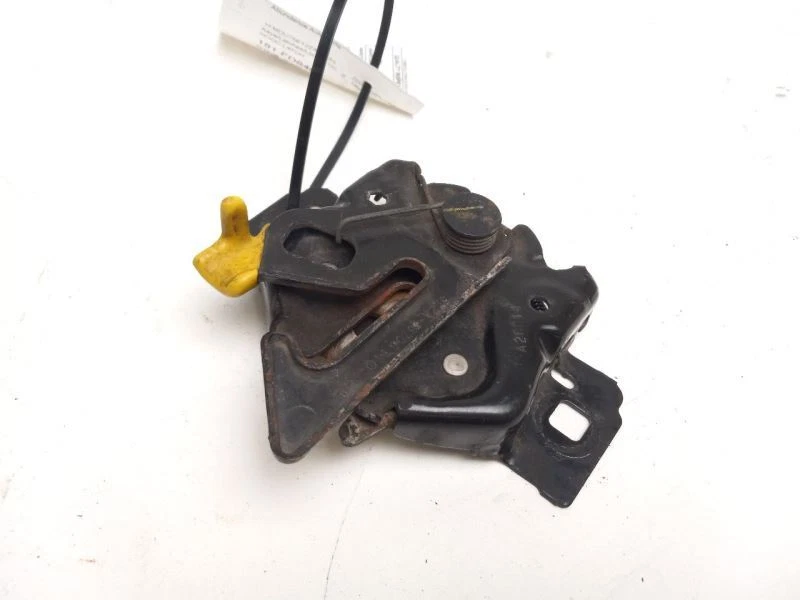 Ford Explorer 2002 capó pestillo Foto 2 de 4