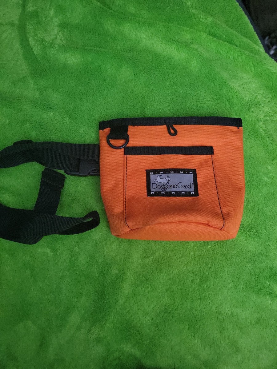 Doggone Good Rapid Rewards Deluxe Dog Training Bag with Belt